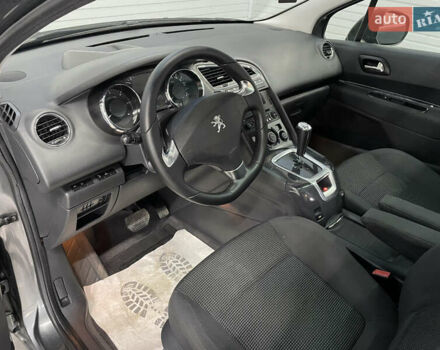 Серый Пежо 5008, объемом двигателя 1.6 л и пробегом 211 тыс. км за 9800 $, фото 3 на Automoto.ua