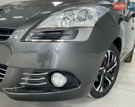 Серый Пежо 5008, объемом двигателя 1.6 л и пробегом 211 тыс. км за 9800 $, фото 11 на Automoto.ua