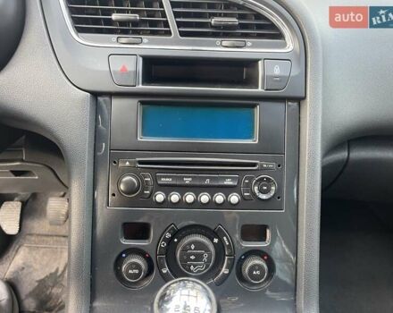 Серый Пежо 5008, объемом двигателя 1.6 л и пробегом 250 тыс. км за 6600 $, фото 6 на Automoto.ua