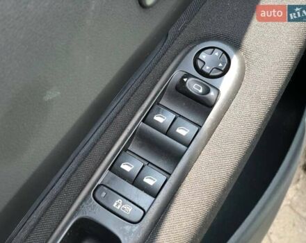 Серый Пежо 5008, объемом двигателя 1.6 л и пробегом 217 тыс. км за 6500 $, фото 12 на Automoto.ua