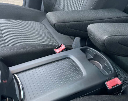 Серый Пежо 5008, объемом двигателя 1.6 л и пробегом 188 тыс. км за 6999 $, фото 33 на Automoto.ua