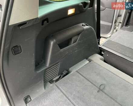 Серый Пежо 5008, объемом двигателя 2 л и пробегом 218 тыс. км за 8600 $, фото 20 на Automoto.ua