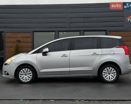 Серый Пежо 5008, объемом двигателя 1.6 л и пробегом 232 тыс. км за 6600 $, фото 3 на Automoto.ua