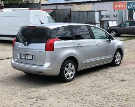 Серый Пежо 5008, объемом двигателя 1.6 л и пробегом 217 тыс. км за 6500 $, фото 3 на Automoto.ua