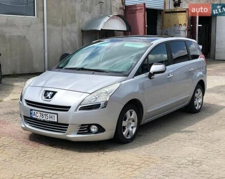 Серый Пежо 5008, объемом двигателя 1.6 л и пробегом 217 тыс. км за 6500 $, фото 1 на Automoto.ua
