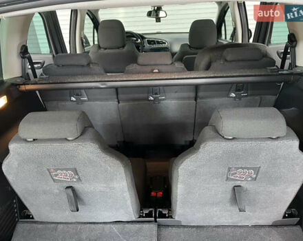 Серый Пежо 5008, объемом двигателя 1.6 л и пробегом 211 тыс. км за 9800 $, фото 40 на Automoto.ua