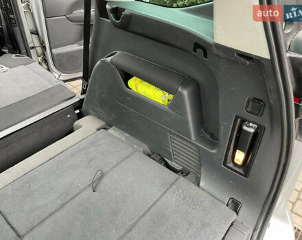 Серый Пежо 5008, объемом двигателя 2 л и пробегом 218 тыс. км за 8600 $, фото 19 на Automoto.ua