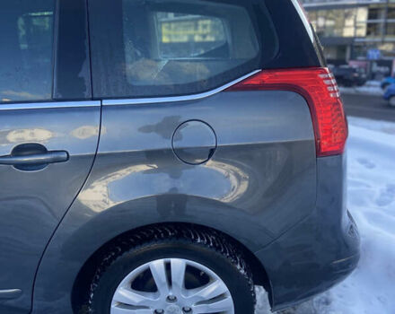 Серый Пежо 5008, объемом двигателя 1.6 л и пробегом 191 тыс. км за 7850 $, фото 11 на Automoto.ua