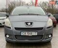 Серый Пежо 5008, объемом двигателя 1.6 л и пробегом 276 тыс. км за 7999 $, фото 3 на Automoto.ua