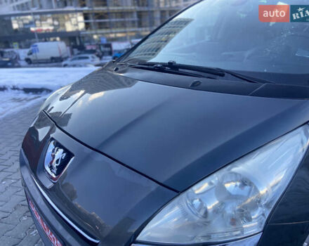 Серый Пежо 5008, объемом двигателя 1.6 л и пробегом 191 тыс. км за 7850 $, фото 15 на Automoto.ua