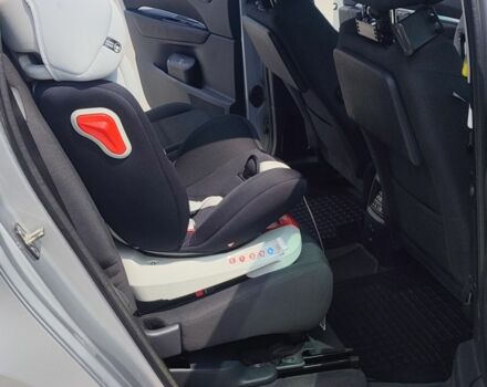 Сірий Пежо 5008, об'ємом двигуна 1.6 л та пробігом 320 тис. км за 8100 $, фото 11 на Automoto.ua