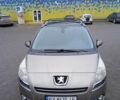 Серый Пежо 5008, объемом двигателя 1.6 л и пробегом 145 тыс. км за 7950 $, фото 1 на Automoto.ua
