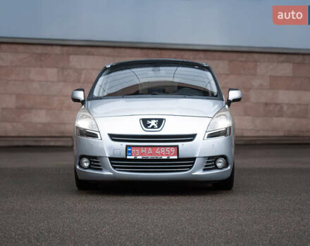 Сірий Пежо 5008, об'ємом двигуна 1.6 л та пробігом 243 тис. км за 9500 $, фото 6 на Automoto.ua