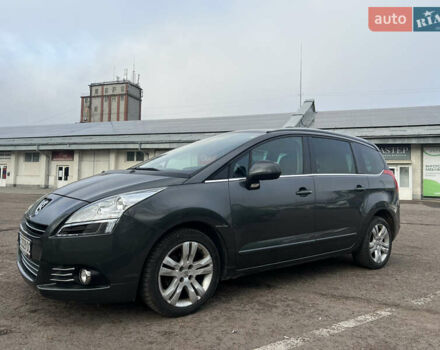 Серый Пежо 5008, объемом двигателя 1.56 л и пробегом 223 тыс. км за 8800 $, фото 1 на Automoto.ua