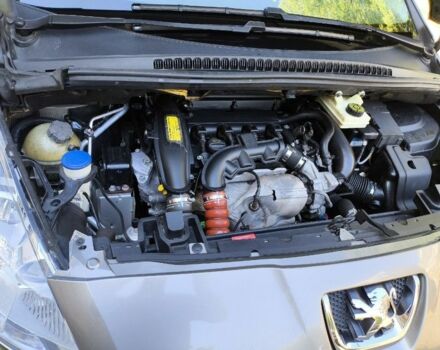 Серый Пежо 5008, объемом двигателя 2 л и пробегом 194 тыс. км за 7900 $, фото 4 на Automoto.ua