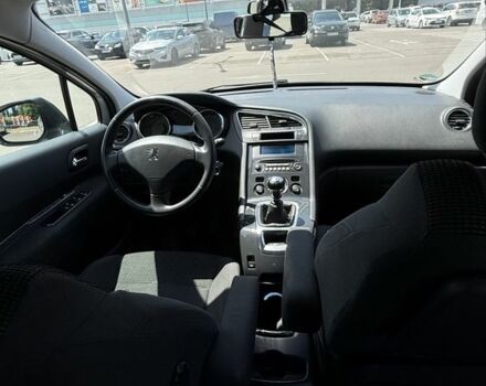 Сірий Пежо 5008, об'ємом двигуна 1.6 л та пробігом 256 тис. км за 5750 $, фото 6 на Automoto.ua