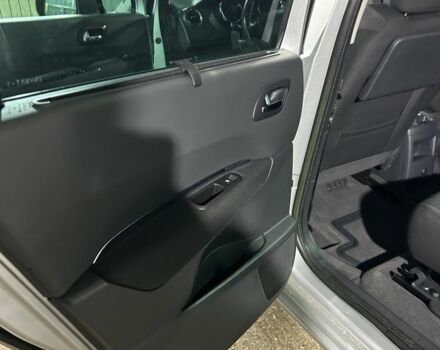 Серый Пежо 5008, объемом двигателя 1.6 л и пробегом 192 тыс. км за 8450 $, фото 6 на Automoto.ua