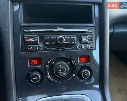 Серый Пежо 5008, объемом двигателя 1.6 л и пробегом 264 тыс. км за 8700 $, фото 10 на Automoto.ua