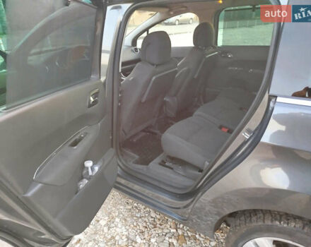 Серый Пежо 5008, объемом двигателя 1.56 л и пробегом 223 тыс. км за 8800 $, фото 10 на Automoto.ua