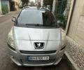 Серый Пежо 5008, объемом двигателя 1.6 л и пробегом 285 тыс. км за 5500 $, фото 1 на Automoto.ua