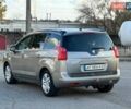 Серый Пежо 5008, объемом двигателя 1.6 л и пробегом 264 тыс. км за 8700 $, фото 4 на Automoto.ua