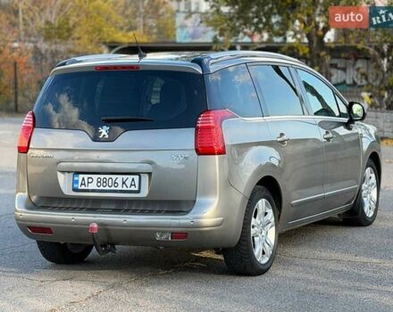 Серый Пежо 5008, объемом двигателя 1.6 л и пробегом 264 тыс. км за 8700 $, фото 3 на Automoto.ua