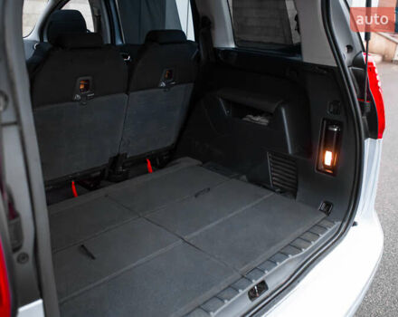 Сірий Пежо 5008, об'ємом двигуна 1.6 л та пробігом 243 тис. км за 9500 $, фото 37 на Automoto.ua