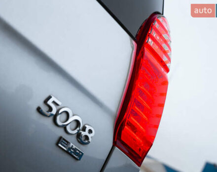 Сірий Пежо 5008, об'ємом двигуна 1.6 л та пробігом 243 тис. км за 9500 $, фото 41 на Automoto.ua