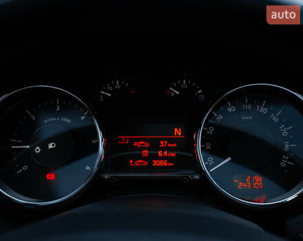 Сірий Пежо 5008, об'ємом двигуна 1.6 л та пробігом 243 тис. км за 9500 $, фото 20 на Automoto.ua