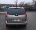 Серый Пежо 5008, объемом двигателя 1.6 л и пробегом 145 тыс. км за 7950 $, фото 1 на Automoto.ua