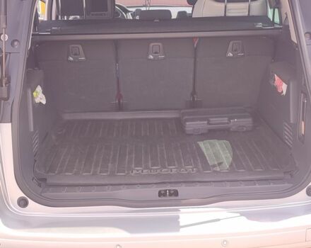 Сірий Пежо 5008, об'ємом двигуна 1.6 л та пробігом 320 тис. км за 8100 $, фото 16 на Automoto.ua
