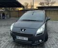 Серый Пежо 5008, объемом двигателя 2 л и пробегом 353 тыс. км за 8900 $, фото 1 на Automoto.ua