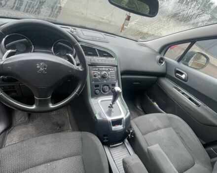 Серый Пежо 5008, объемом двигателя 1.6 л и пробегом 250 тыс. км за 7000 $, фото 5 на Automoto.ua