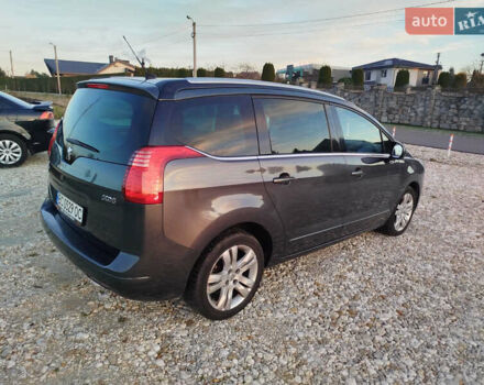 Серый Пежо 5008, объемом двигателя 1.56 л и пробегом 223 тыс. км за 8800 $, фото 5 на Automoto.ua