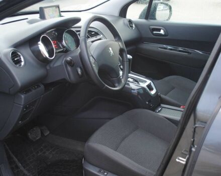 Сірий Пежо 5008, об'ємом двигуна 2 л та пробігом 270 тис. км за 10000 $, фото 7 на Automoto.ua