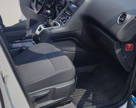 Сірий Пежо 5008, об'ємом двигуна 1.6 л та пробігом 320 тис. км за 8100 $, фото 7 на Automoto.ua