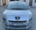 Серый Пежо 5008, объемом двигателя 2 л и пробегом 332 тыс. км за 8200 $, фото 1 на Automoto.ua