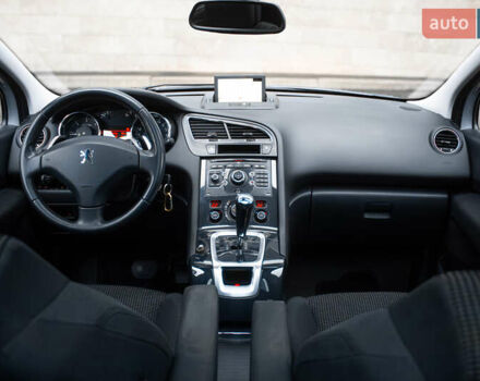 Сірий Пежо 5008, об'ємом двигуна 1.6 л та пробігом 243 тис. км за 9500 $, фото 18 на Automoto.ua