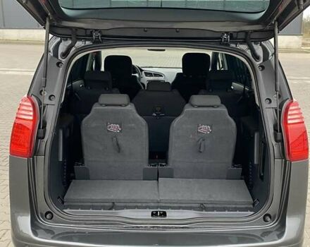 Серый Пежо 5008, объемом двигателя 1.6 л и пробегом 189 тыс. км за 8200 $, фото 11 на Automoto.ua