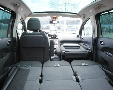 Сірий Пежо 5008, об'ємом двигуна 2 л та пробігом 270 тис. км за 10000 $, фото 6 на Automoto.ua