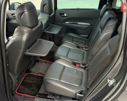 Серый Пежо 5008, объемом двигателя 2 л и пробегом 211 тыс. км за 10699 $, фото 21 на Automoto.ua