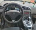 Сірий Пежо 5008, об'ємом двигуна 2 л та пробігом 275 тис. км за 10950 $, фото 13 на Automoto.ua
