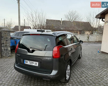 Серый Пежо 5008, объемом двигателя 2 л и пробегом 231 тыс. км за 9500 $, фото 5 на Automoto.ua
