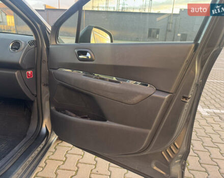 Сірий Пежо 5008, об'ємом двигуна 1.6 л та пробігом 269 тис. км за 7700 $, фото 31 на Automoto.ua