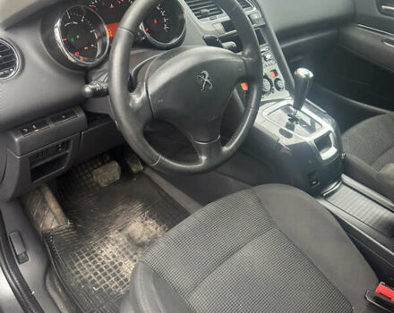 Серый Пежо 5008, объемом двигателя 1.6 л и пробегом 260 тыс. км за 10777 $, фото 13 на Automoto.ua