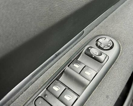 Серый Пежо 5008, объемом двигателя 1.6 л и пробегом 254 тыс. км за 7000 $, фото 25 на Automoto.ua