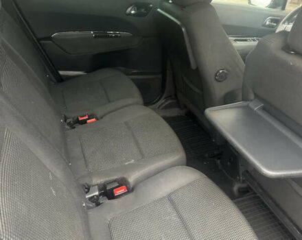 Серый Пежо 5008, объемом двигателя 1.6 л и пробегом 260 тыс. км за 10777 $, фото 8 на Automoto.ua