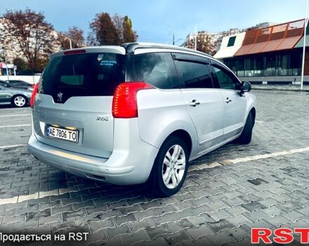 Сірий Пежо 5008, об'ємом двигуна 1.6 л та пробігом 268 тис. км за 9500 $, фото 4 на Automoto.ua