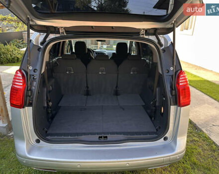 Сірий Пежо 5008, об'ємом двигуна 0 л та пробігом 264 тис. км за 9400 $, фото 1 на Automoto.ua