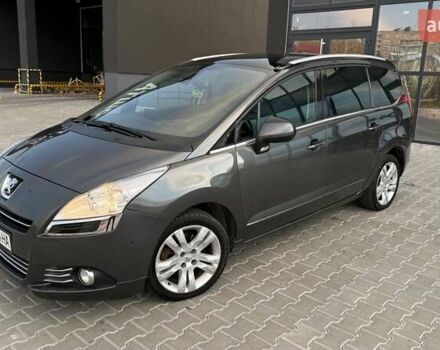 Серый Пежо 5008, объемом двигателя 2 л и пробегом 211 тыс. км за 10699 $, фото 3 на Automoto.ua
